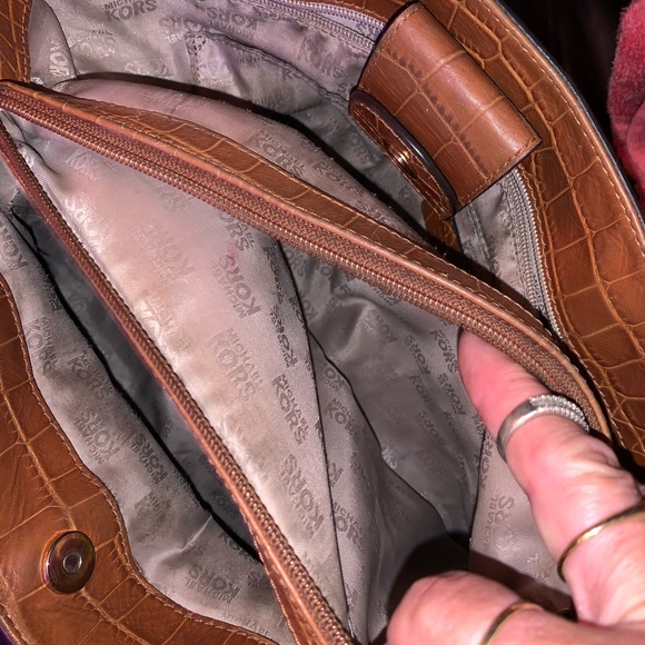 AuthenticMichael Kors Bag - Picture 8 of 8